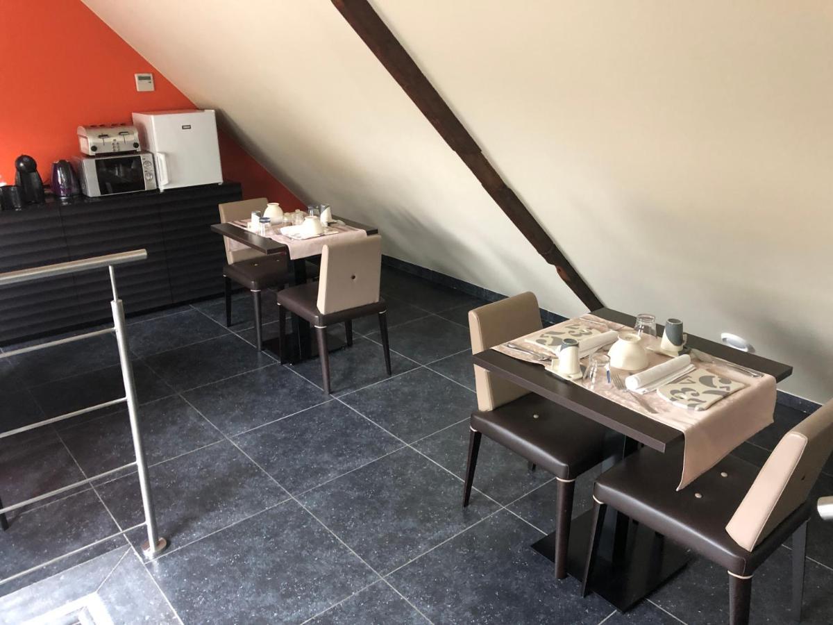 La Table D'Auguste Hotel Dour Buitenkant foto