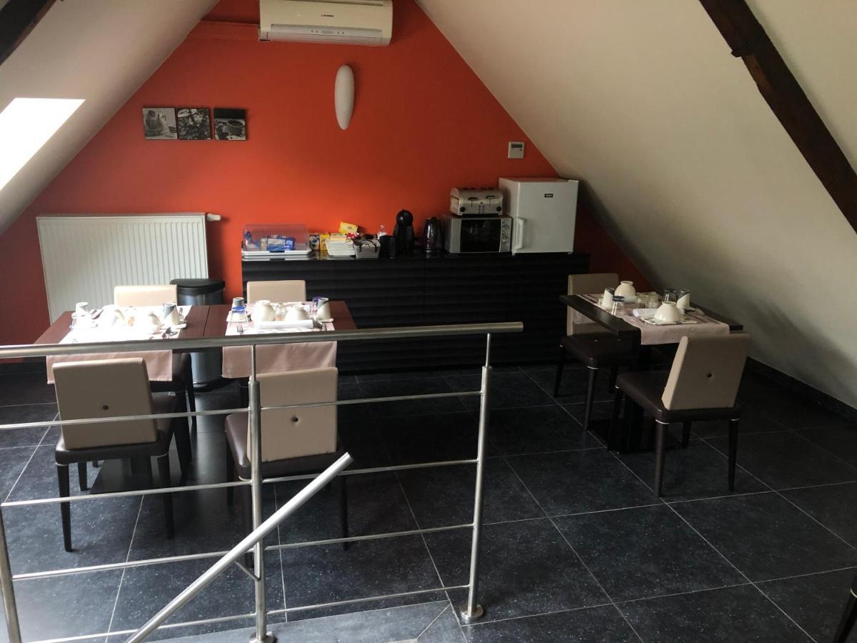 La Table D'Auguste Hotel Dour Buitenkant foto